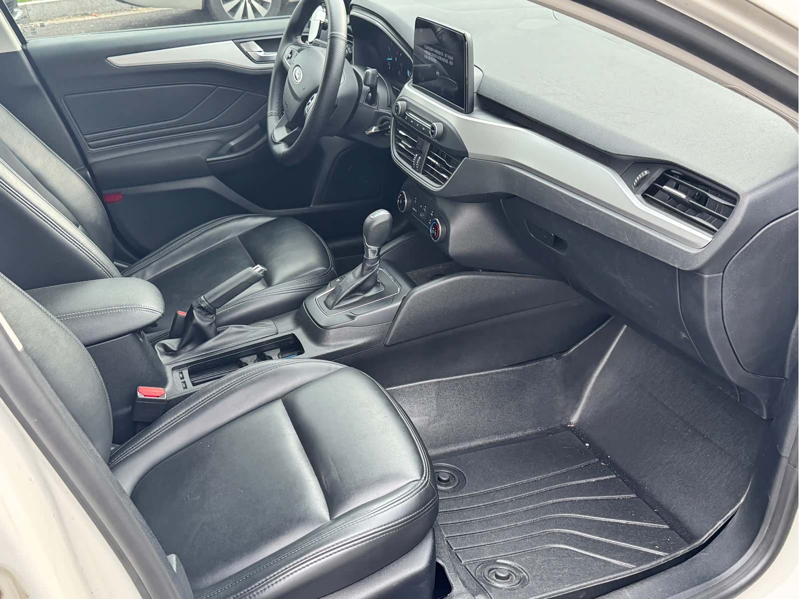 Ford Focus, 2019 9