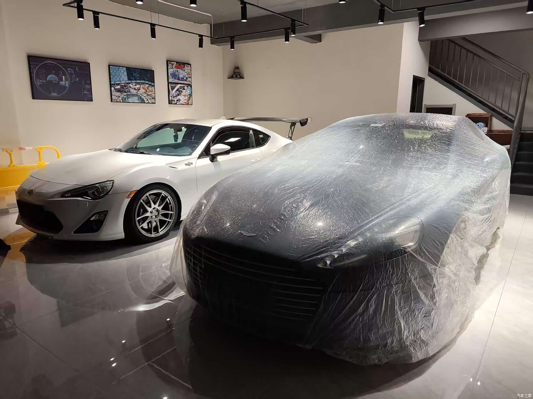 Aston Martin Rapide, 2012 3