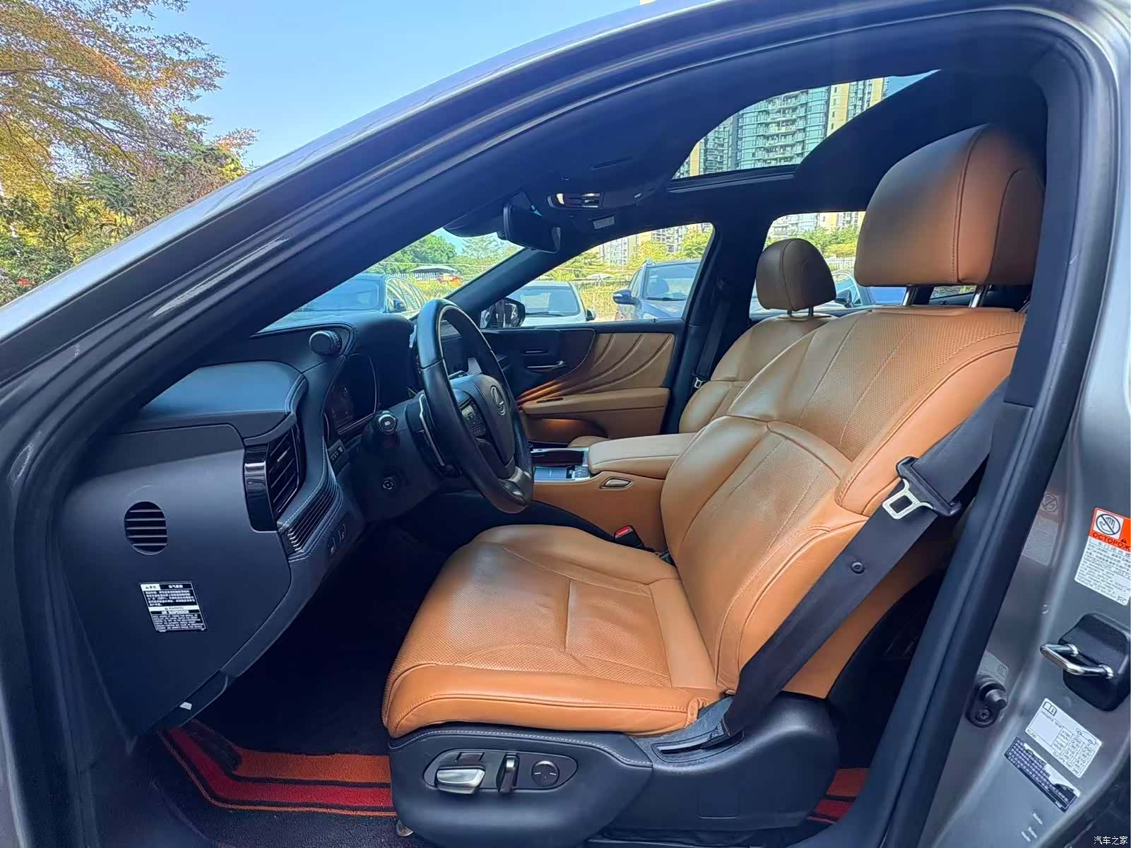 Lexus LS, 2020 4