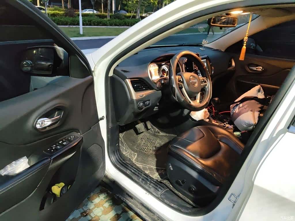 Jeep Cherokee, 2016 14