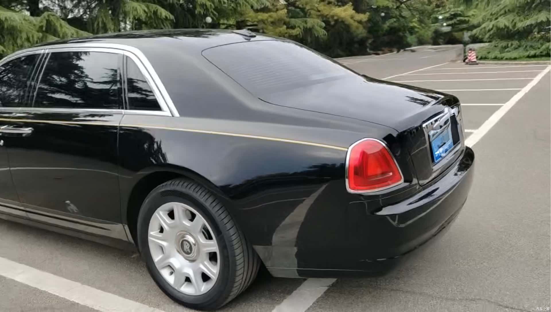 Rolls-Royce Ghost, 2014 3