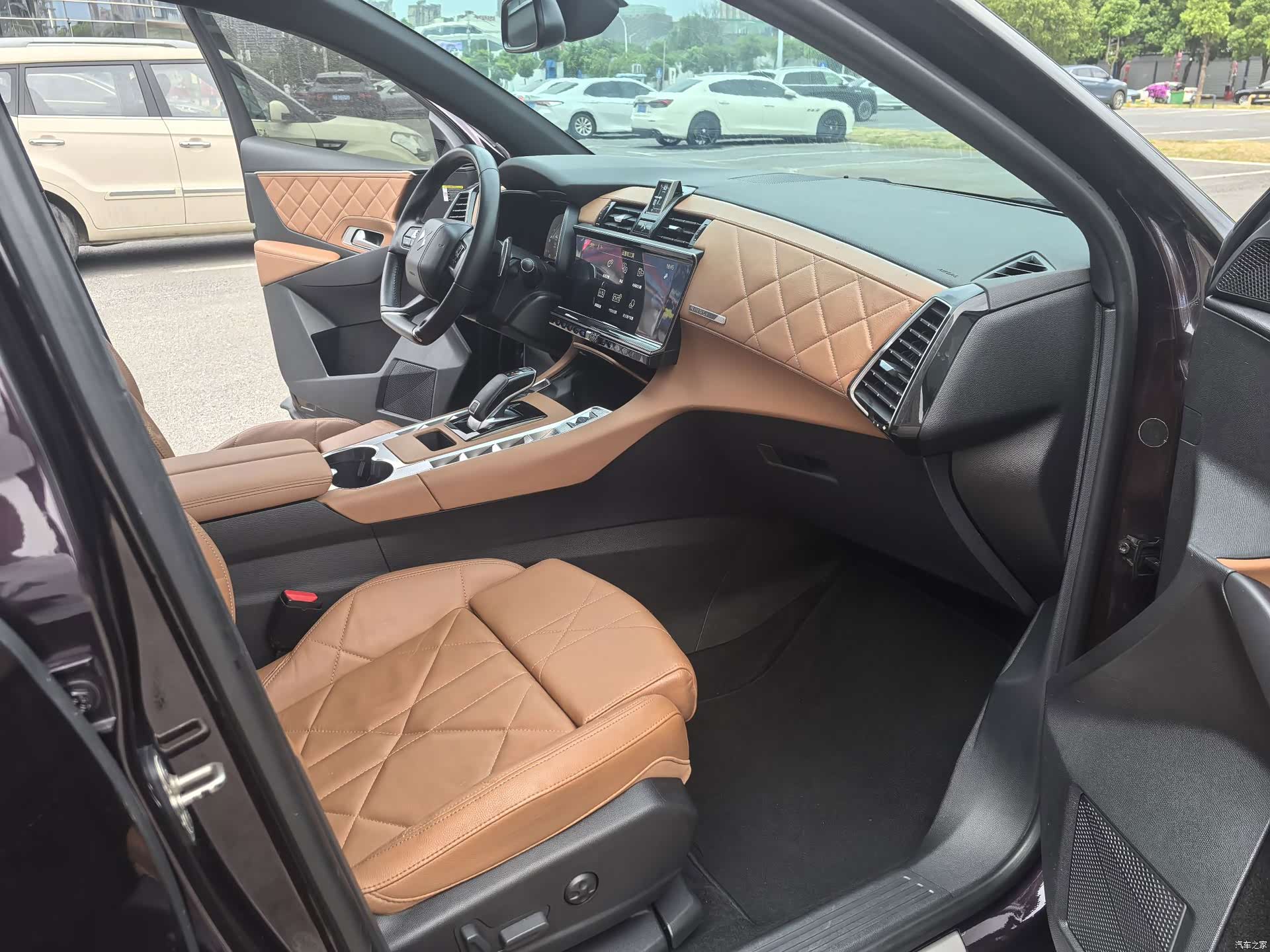 DS 7, 2019 10