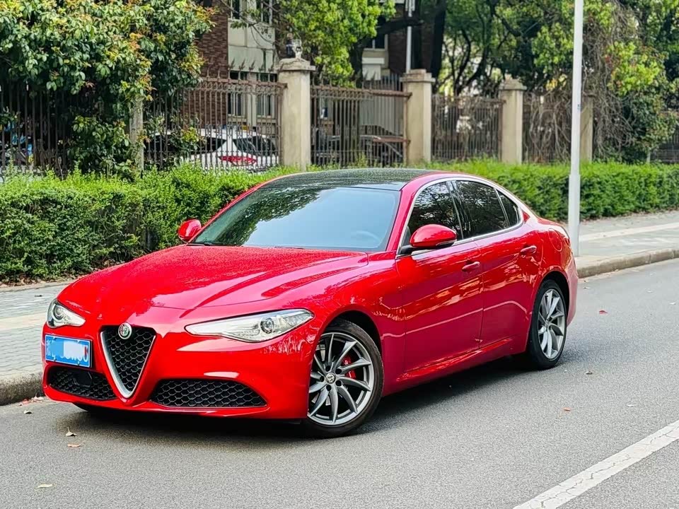 Alfa Romeo Giulia Alfa Romeo Giulia