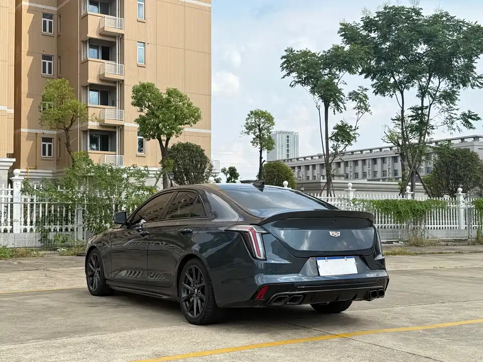 Cadillac CT4