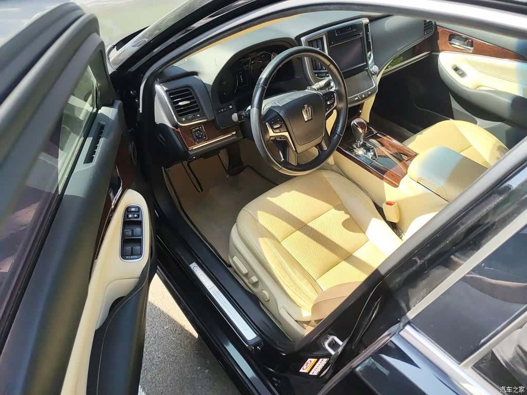 Toyota Crown, 2018 14