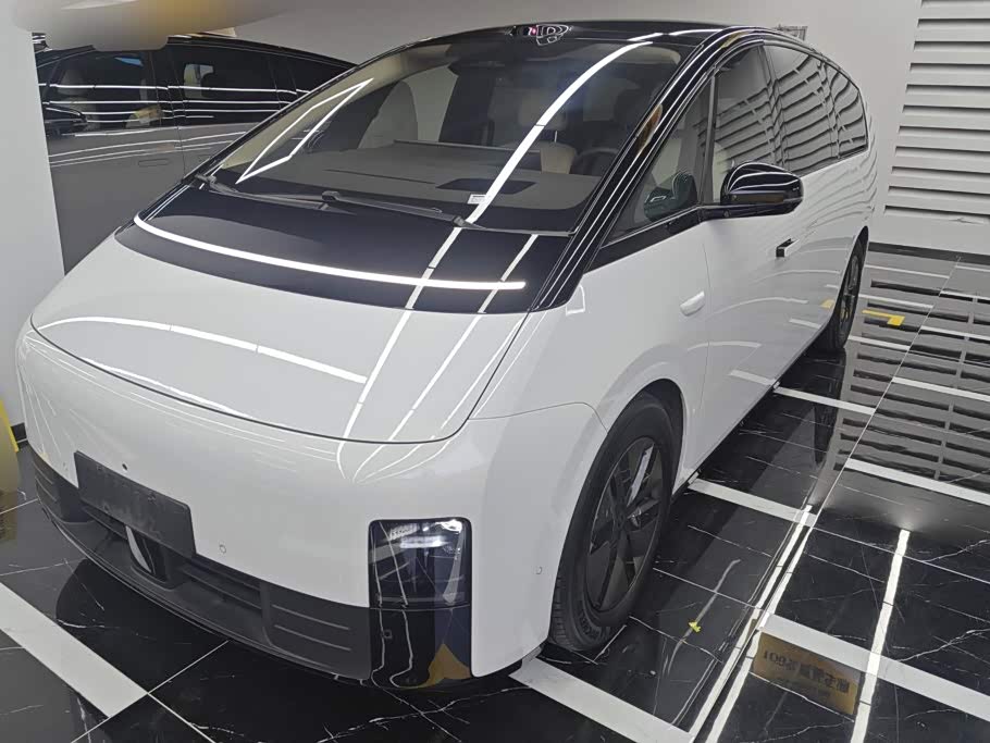 Li Auto MEGA