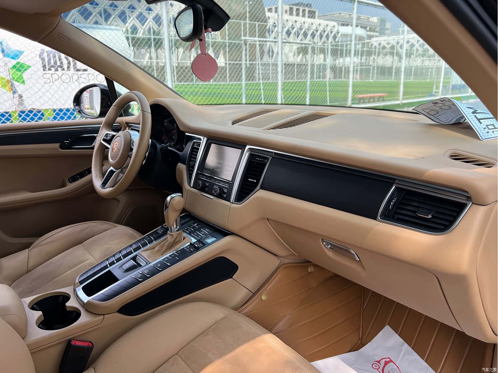 Porsche Macan, 2015 11