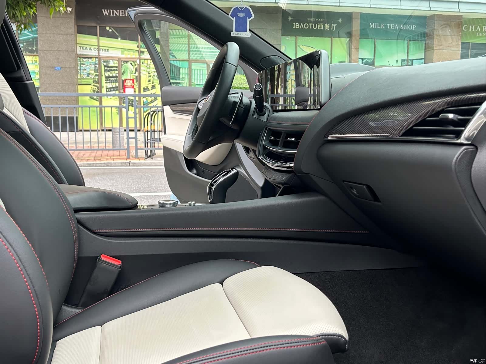 Cadillac CT5, 2025 11
