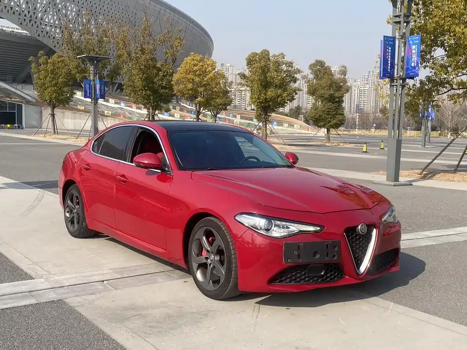 Alfa Romeo Giulia Alfa Romeo Giulia