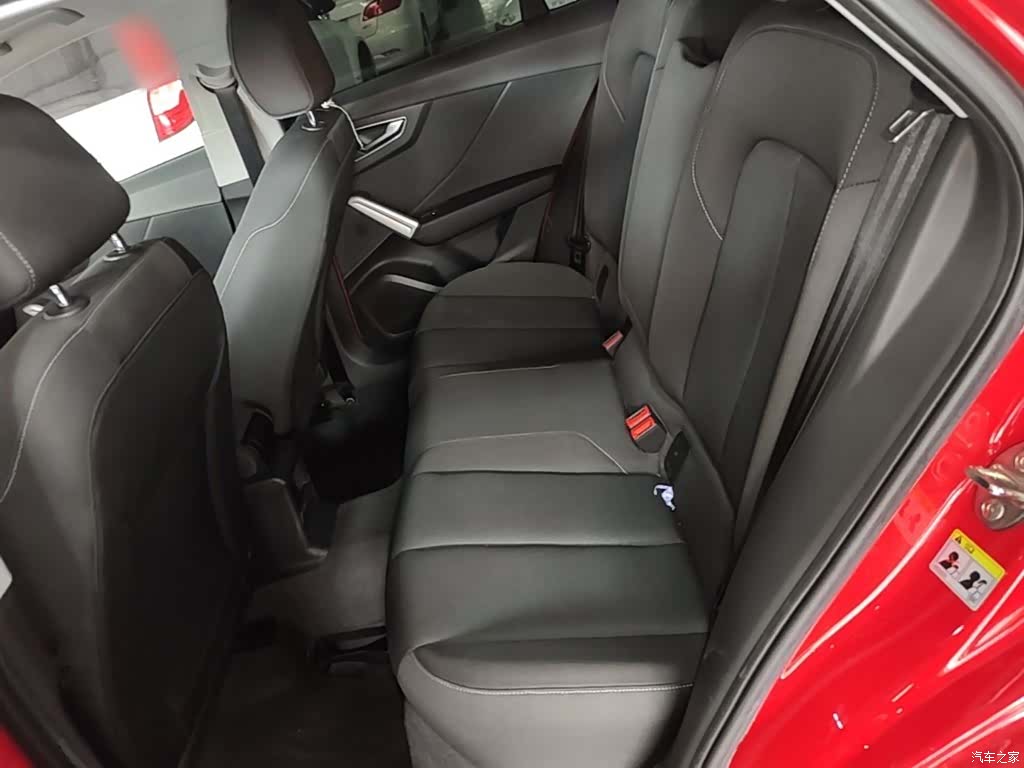 Audi Q2L, 2021 13