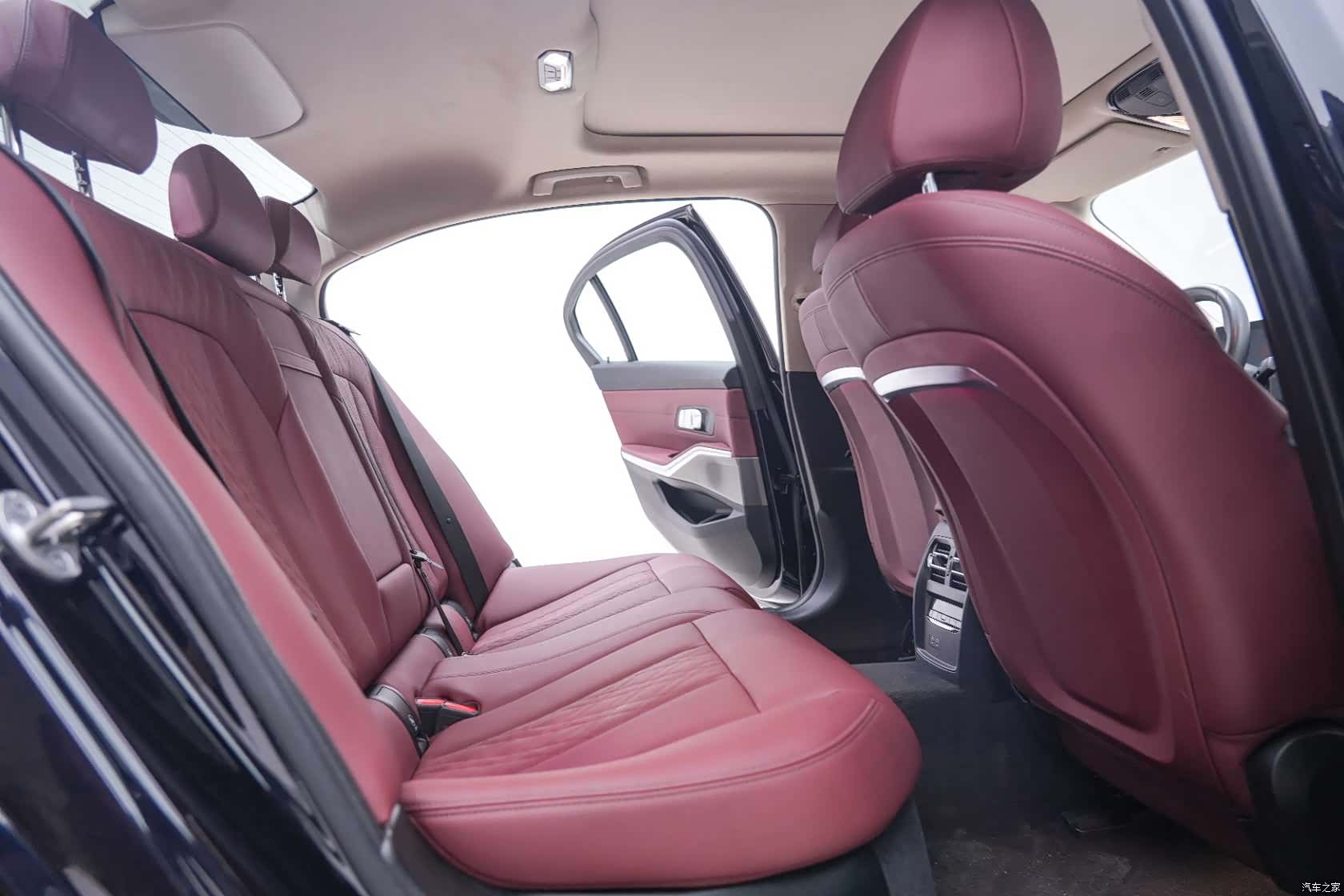 BMW i3, 2023 25