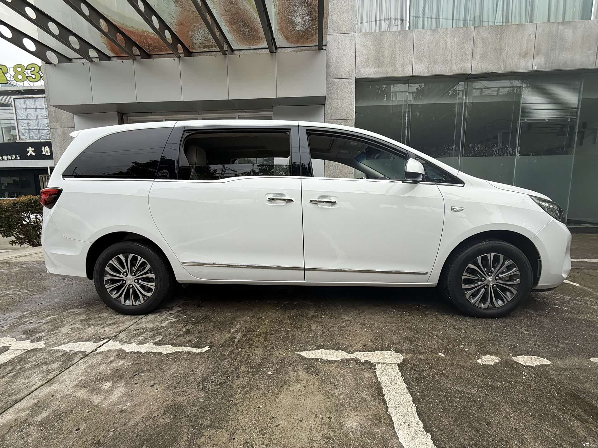 Buick GL8, 2021 4