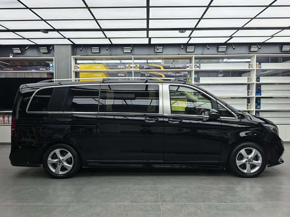 Mercedes-Benz V-class