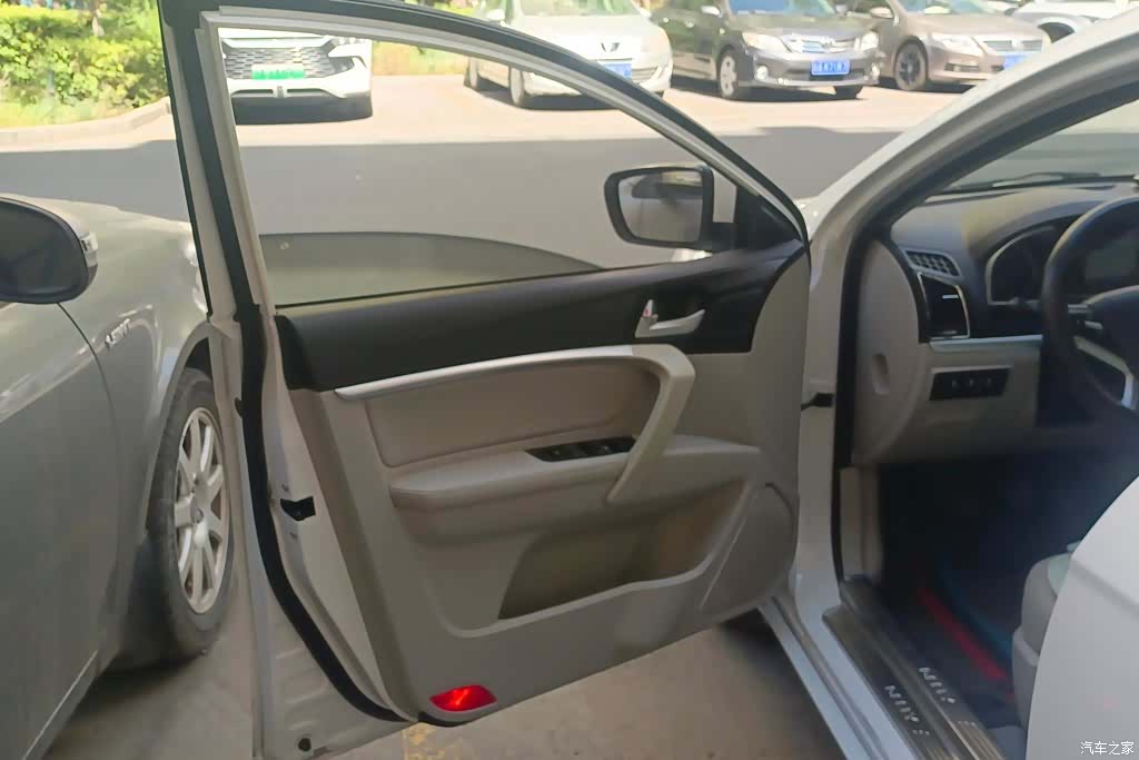 Geely Emgrand, 2015 7