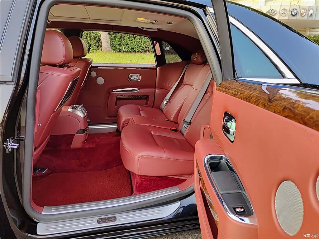 Rolls-Royce Ghost, 2012 8