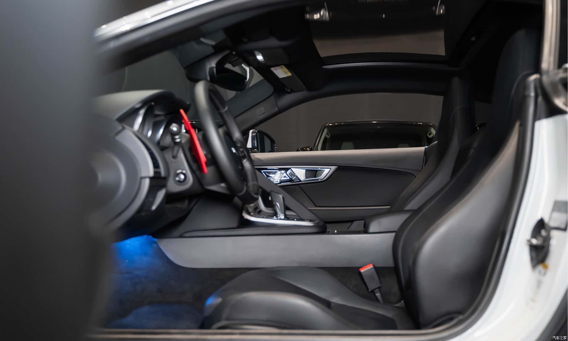Jaguar F-TYPE, 2017 11