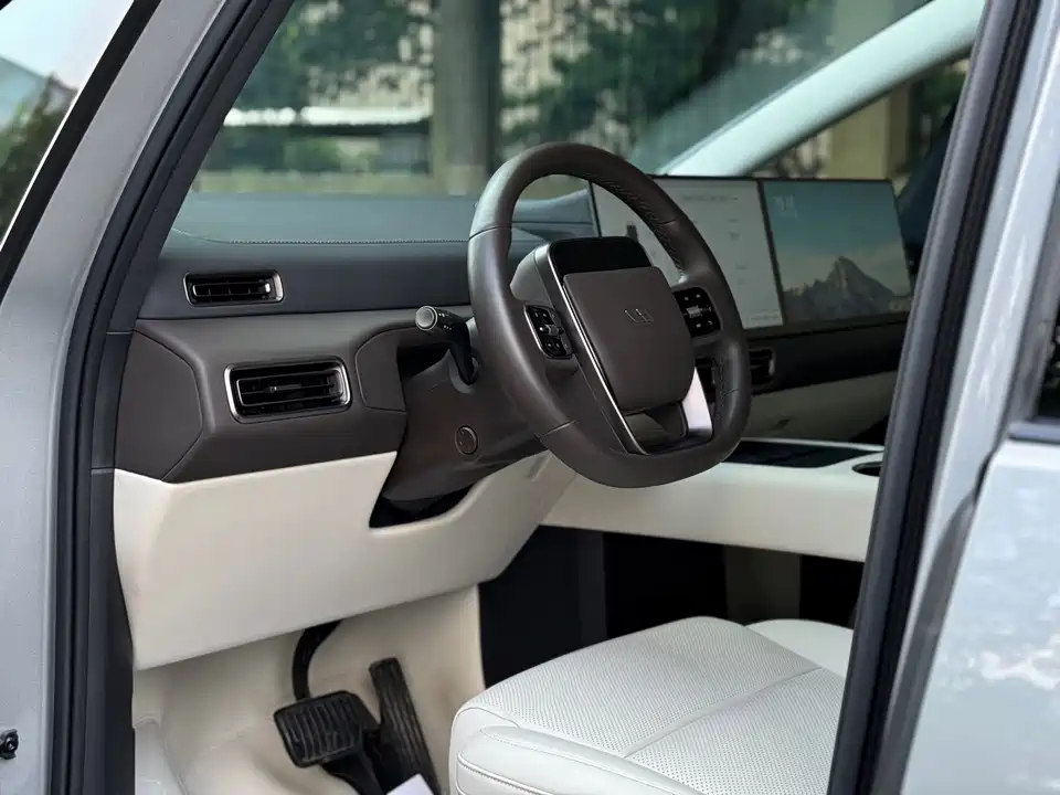 Li Auto Ideal MEGA Li Auto Ideal MEGA