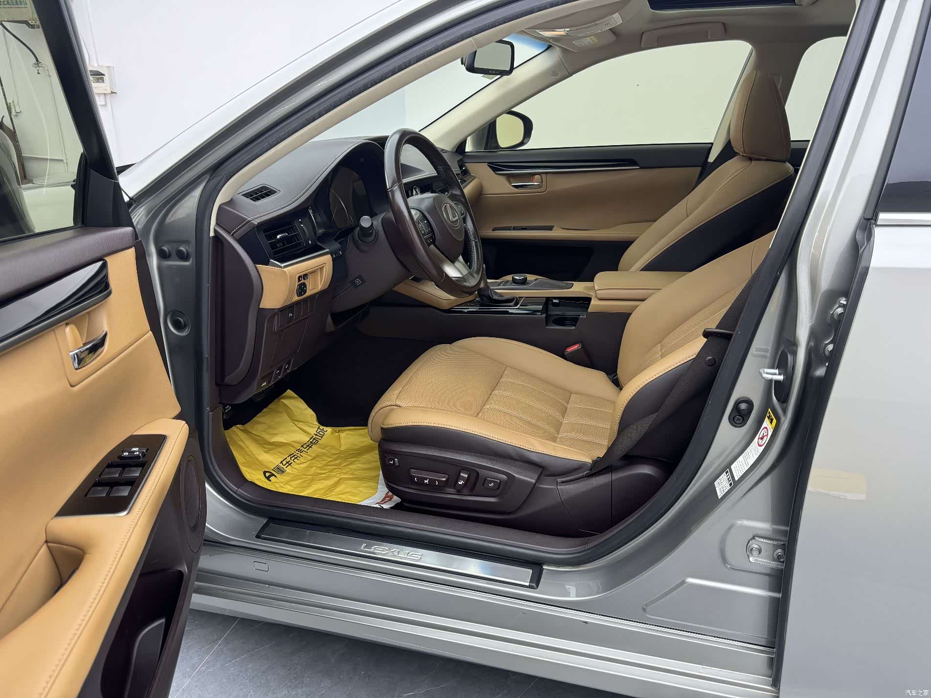 Lexus ES, 2017 21