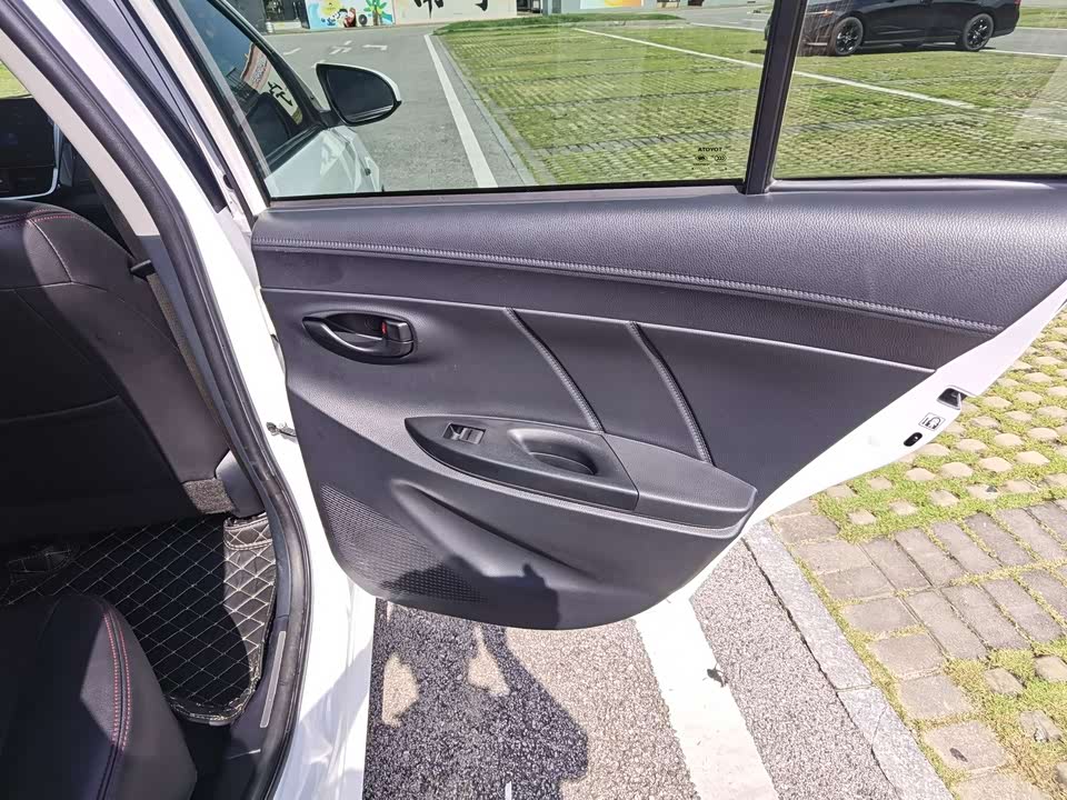 Toyota YARiS L to enjoy Toyota YARiS L to enjoy