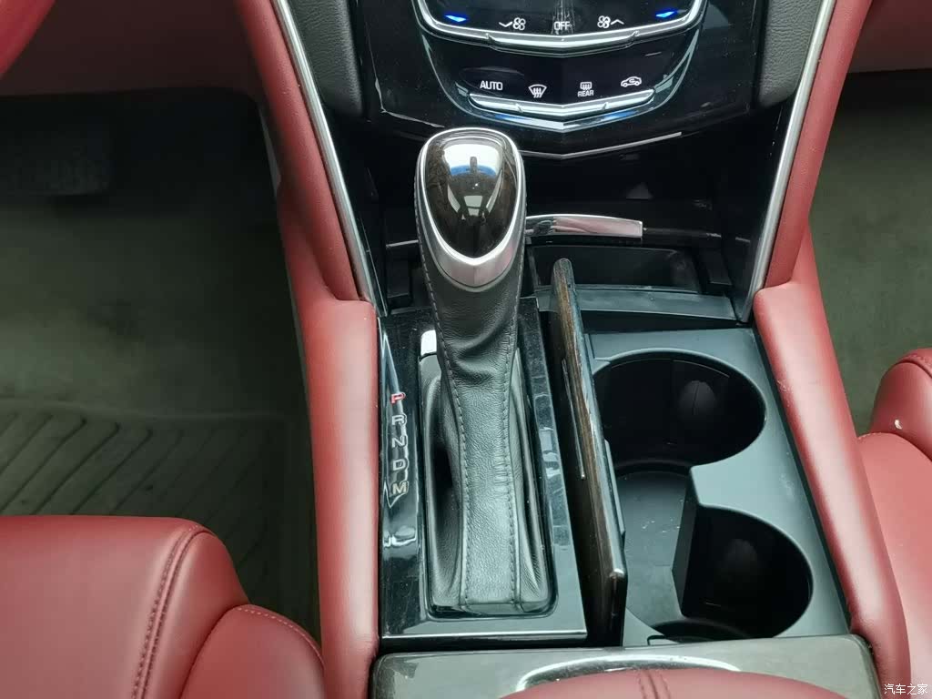 Cadillac XTS, 2013 13