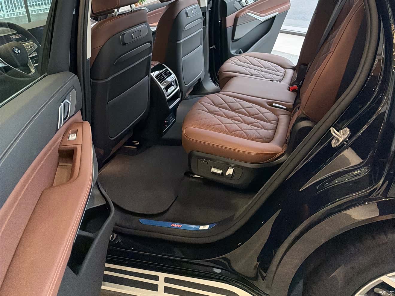 BMW X7, 1900 11