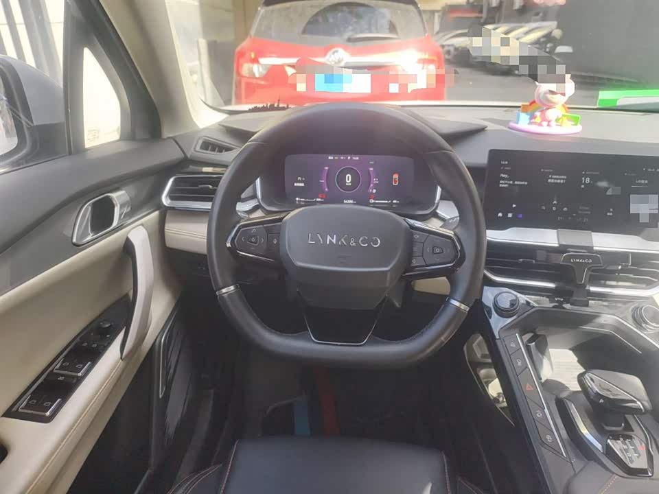 Lynk & Co 06 EM-P