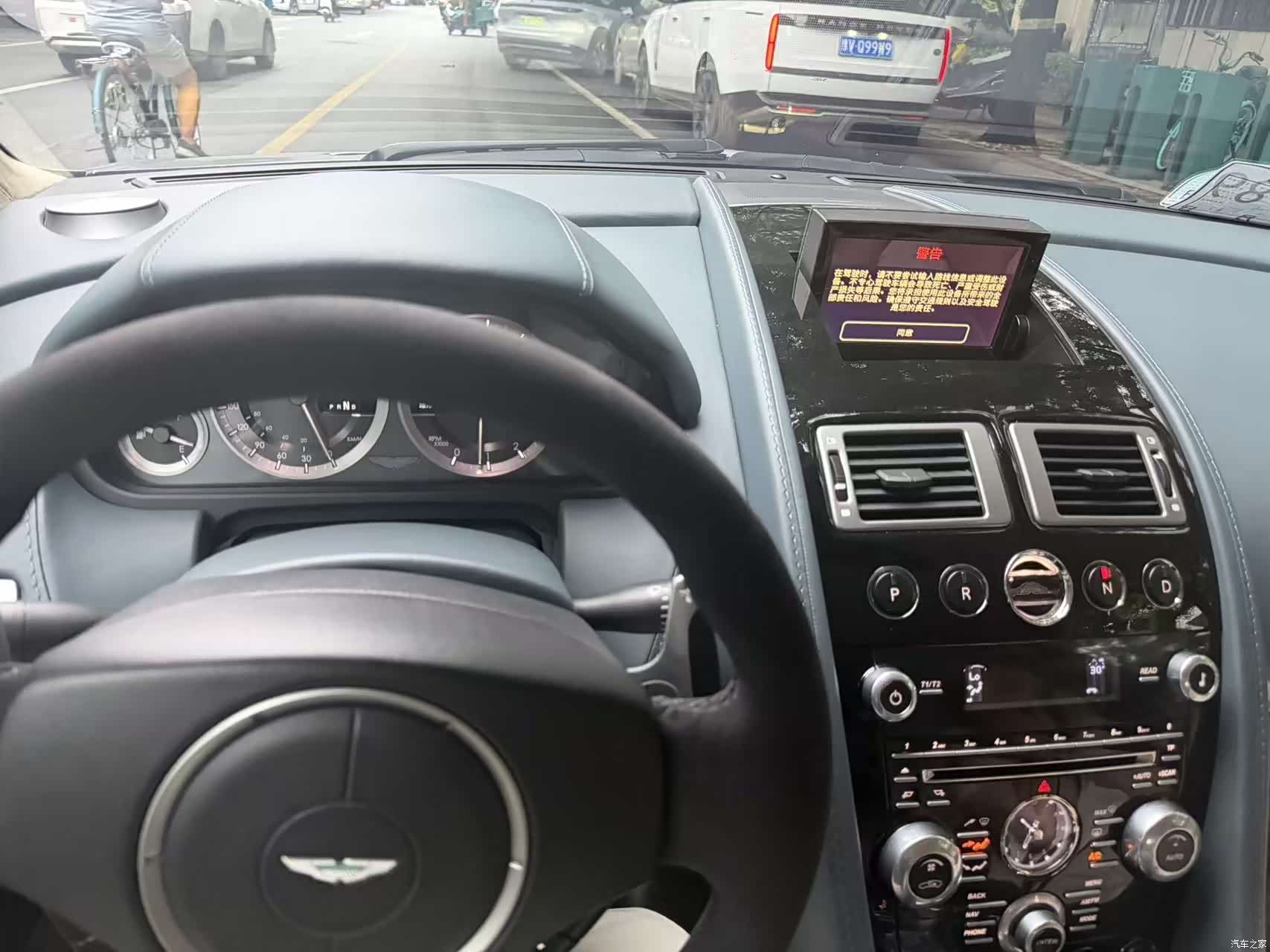 Aston Martin Rapide, 2012 7