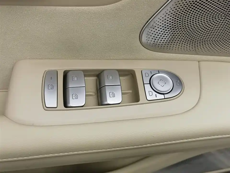 HarmonyOS Ask the world M5