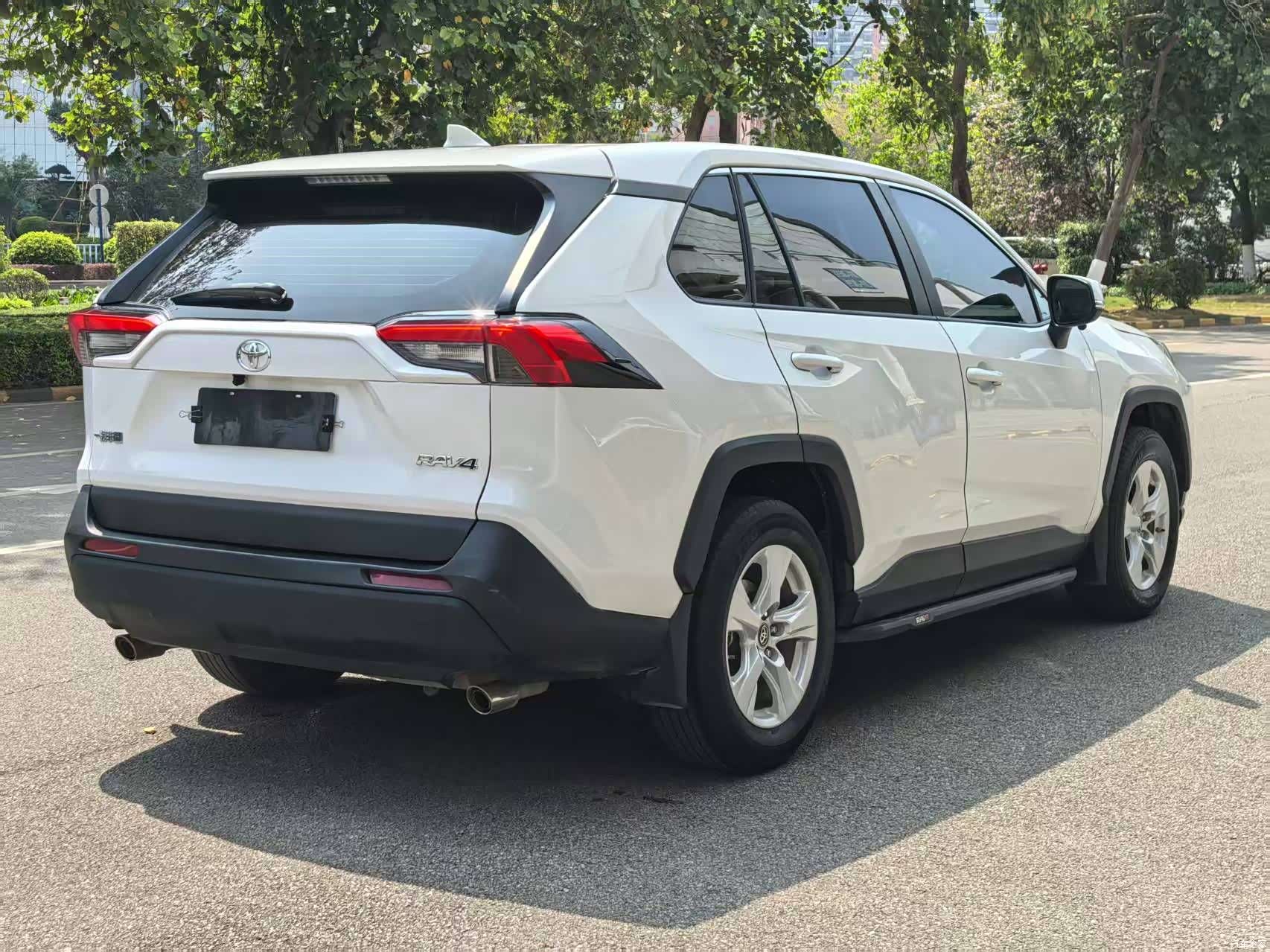 Toyota RAV4, 2022 4