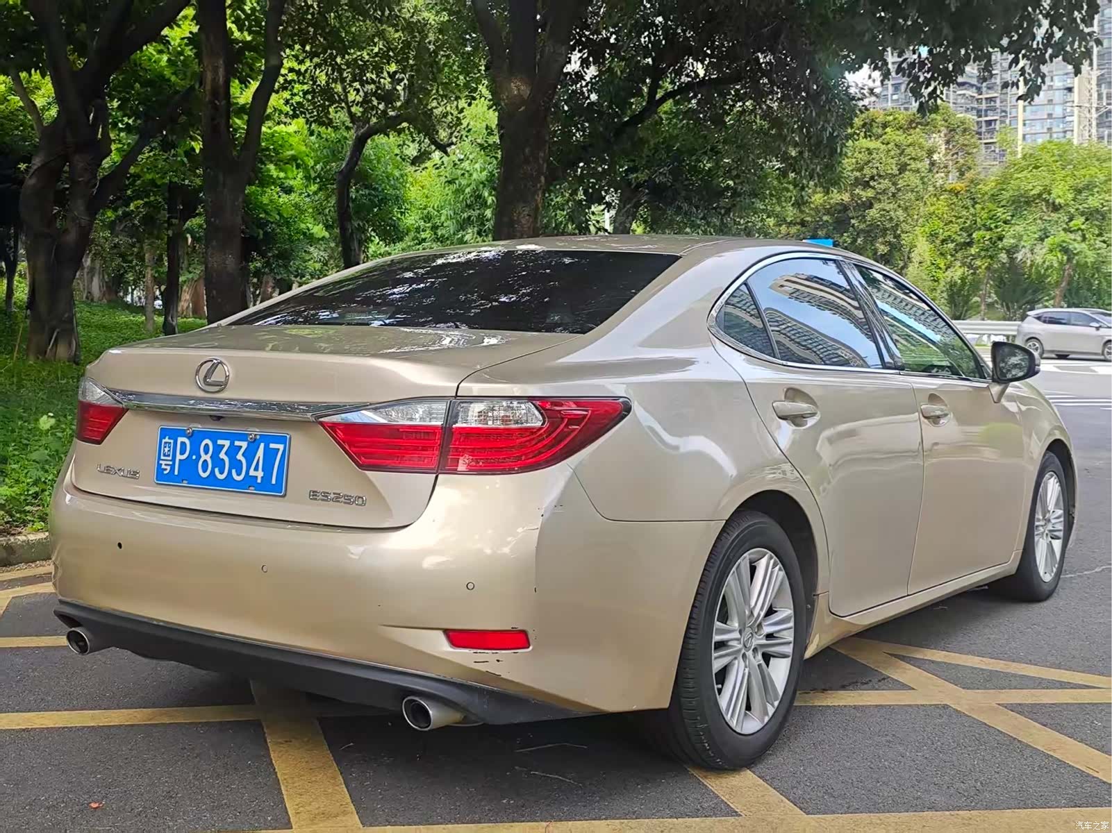 Lexus ES, 2012 11