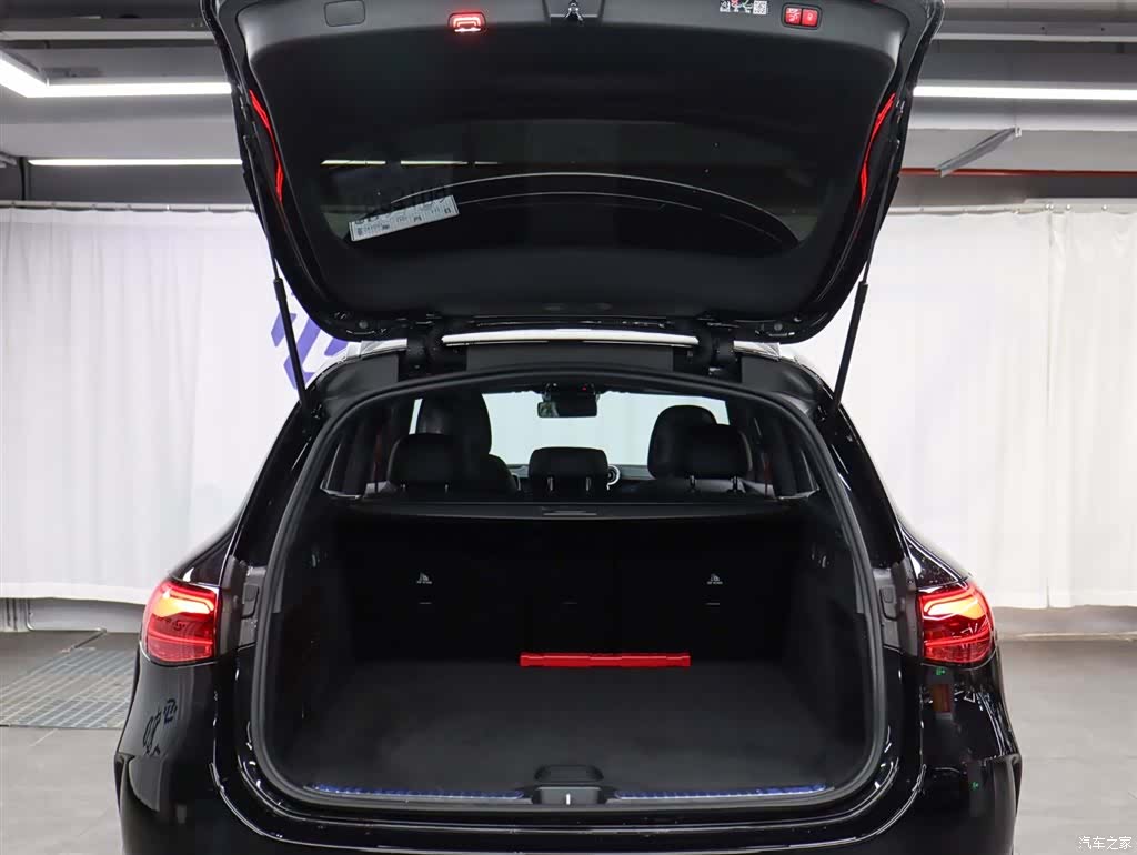Mercedes-Benz GLC, 2026 27