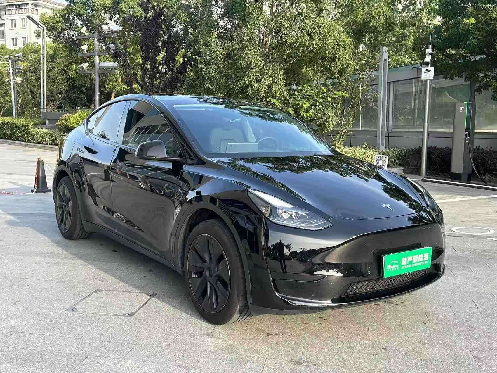 Tesla Model Y, 2024 9