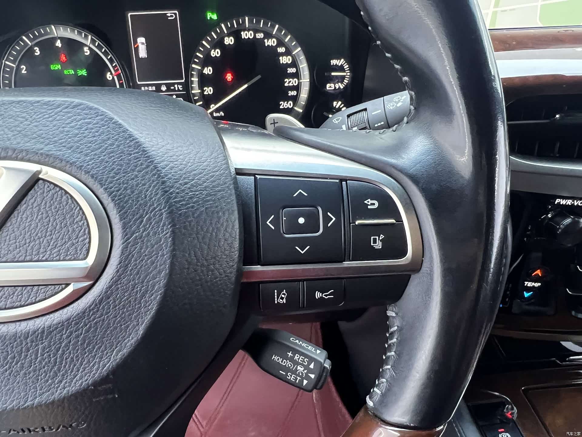 Lexus LX, 2022 17