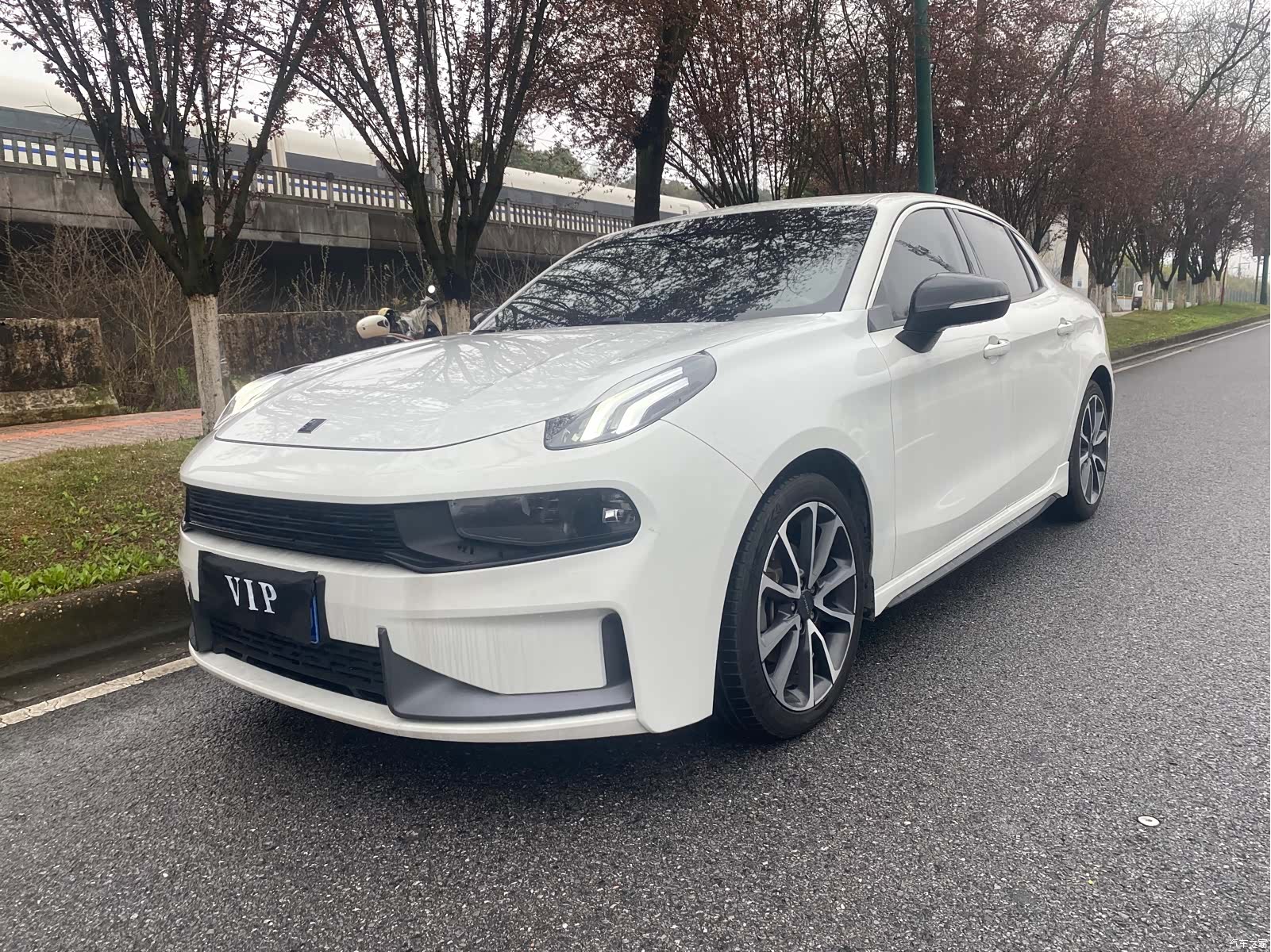Lynk & Co 01
