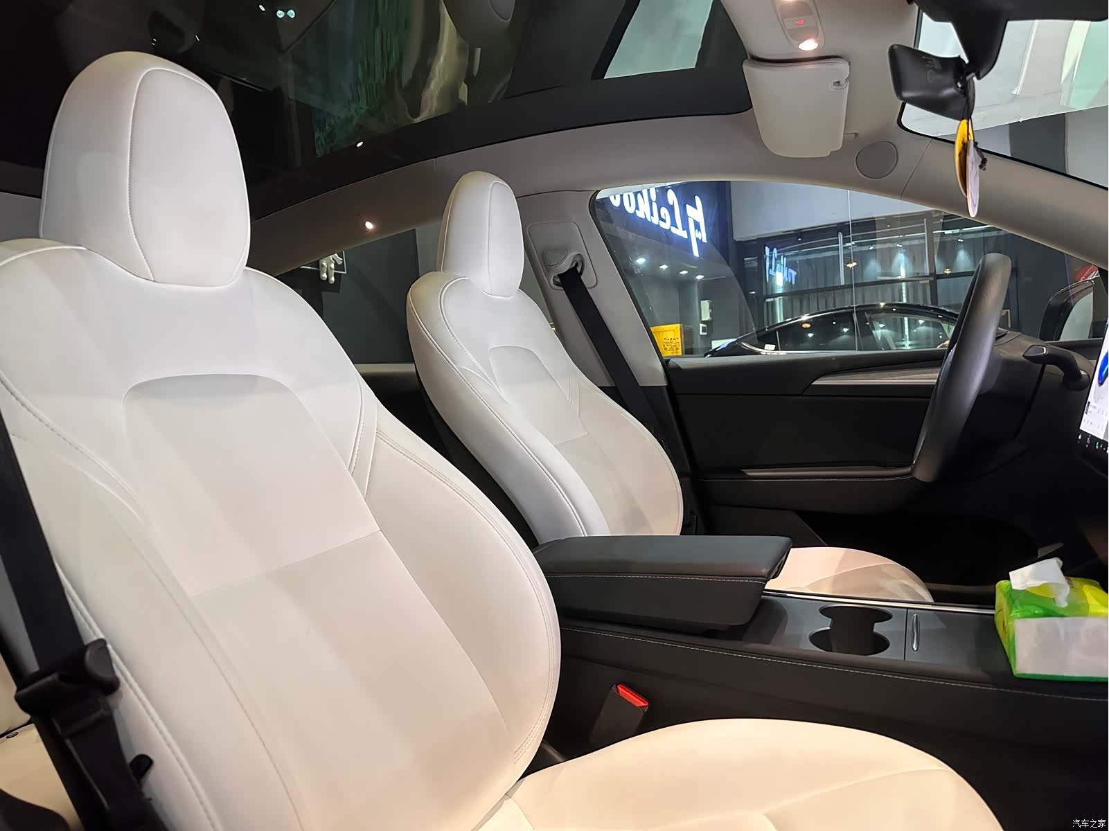 Tesla Model Y, 2022 12