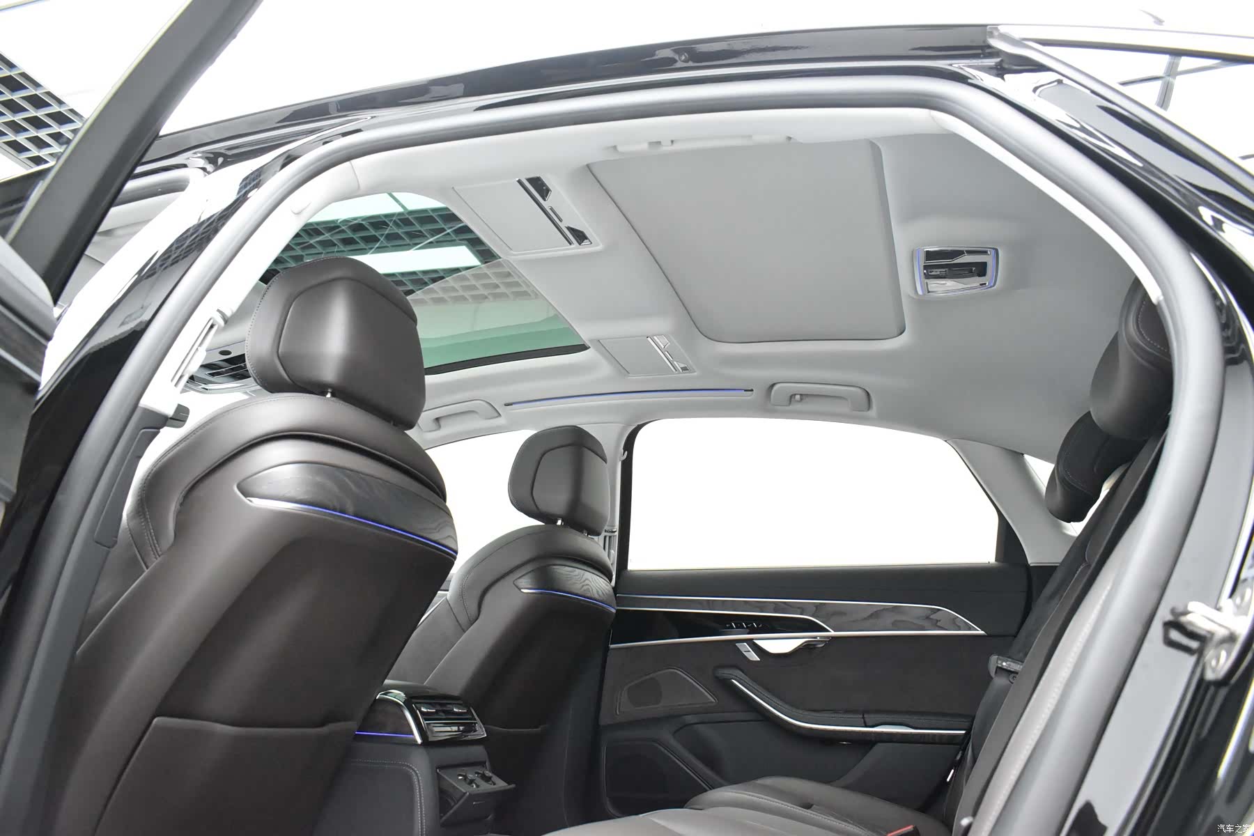 Audi A8L, 2024 18