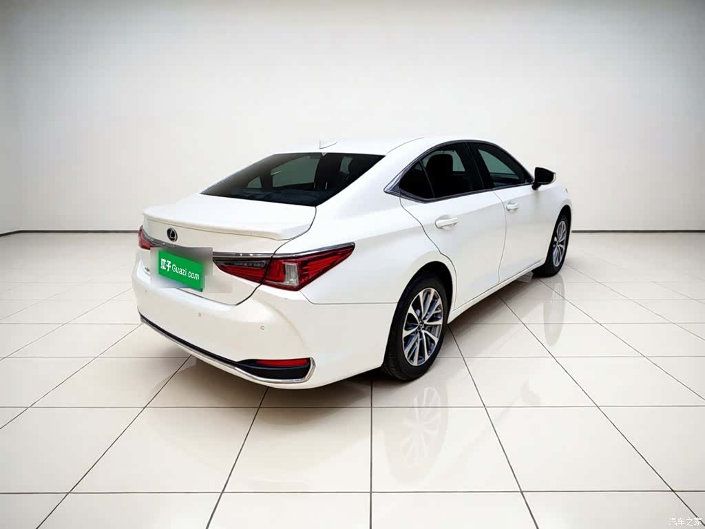Lexus ES, 2023 все фото
