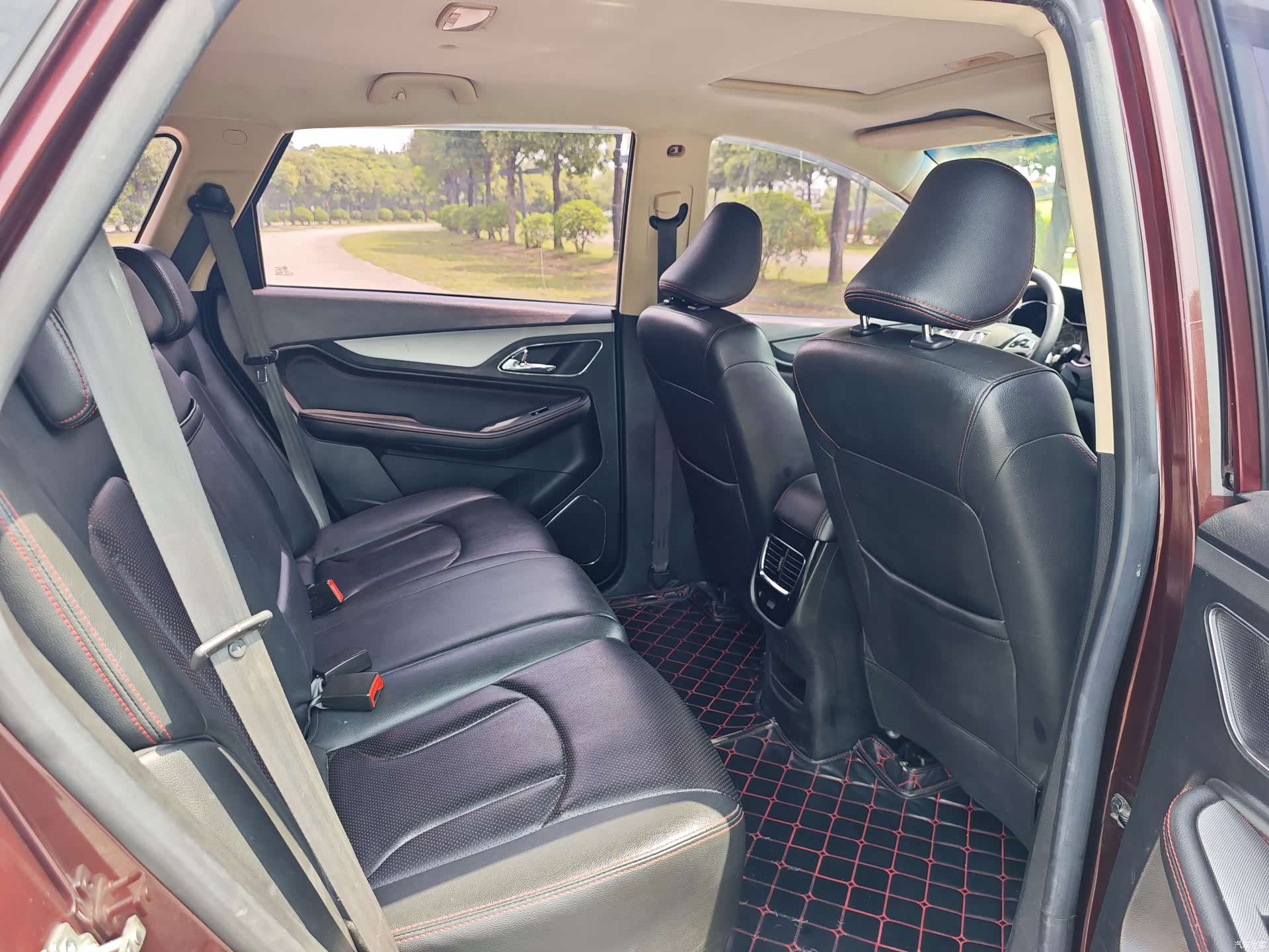 Wuling 560, 2017 17
