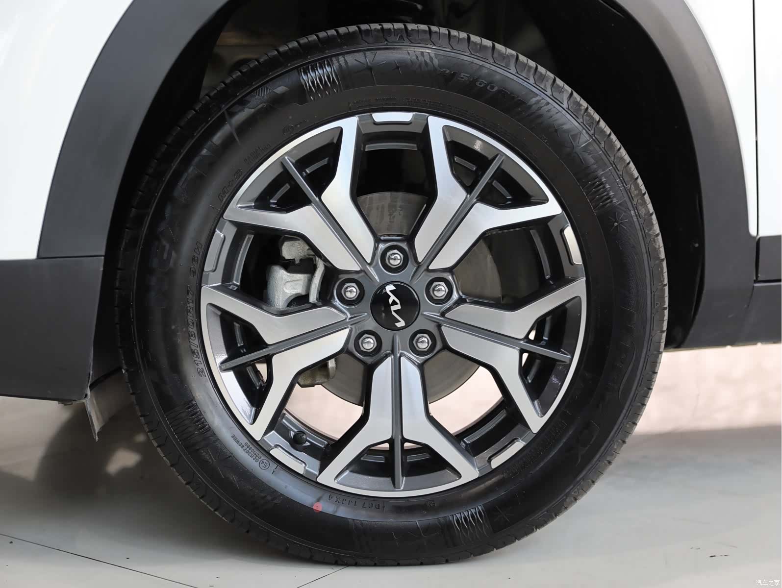 Kia KX3, 2023 4