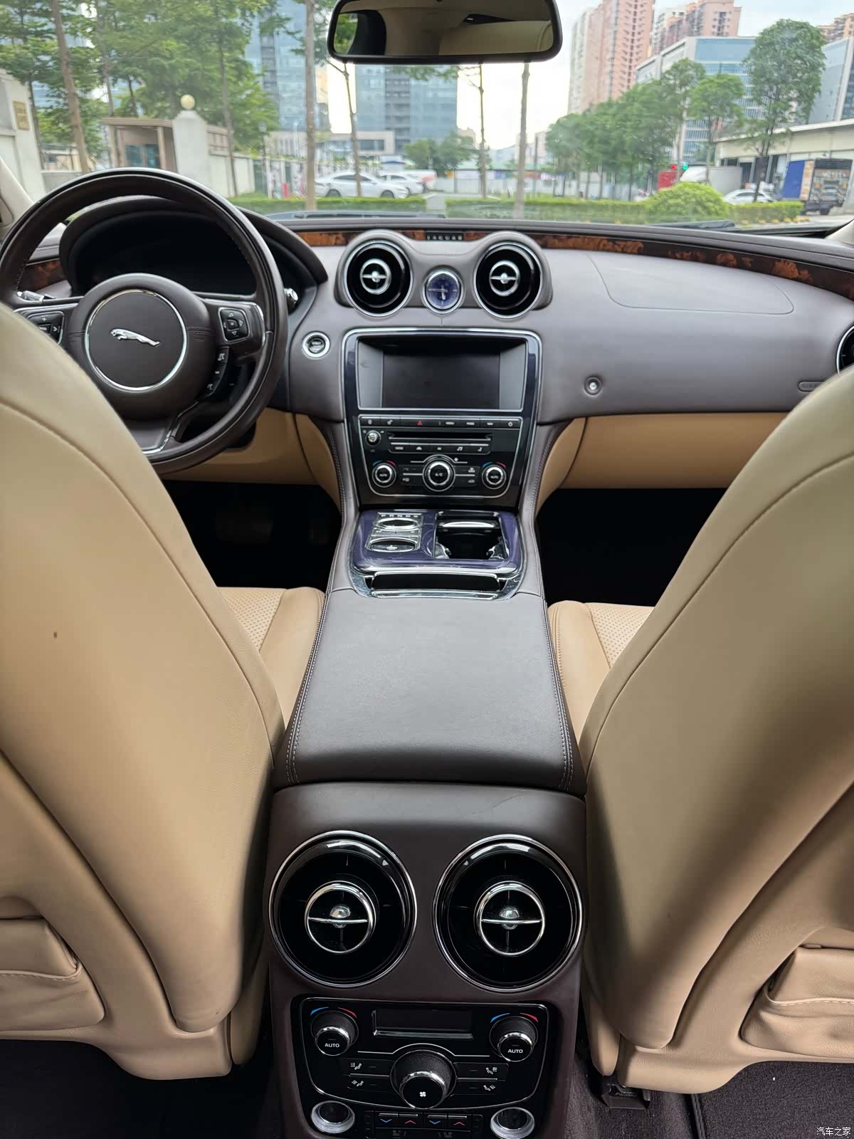 Jaguar XJ, 2012 25
