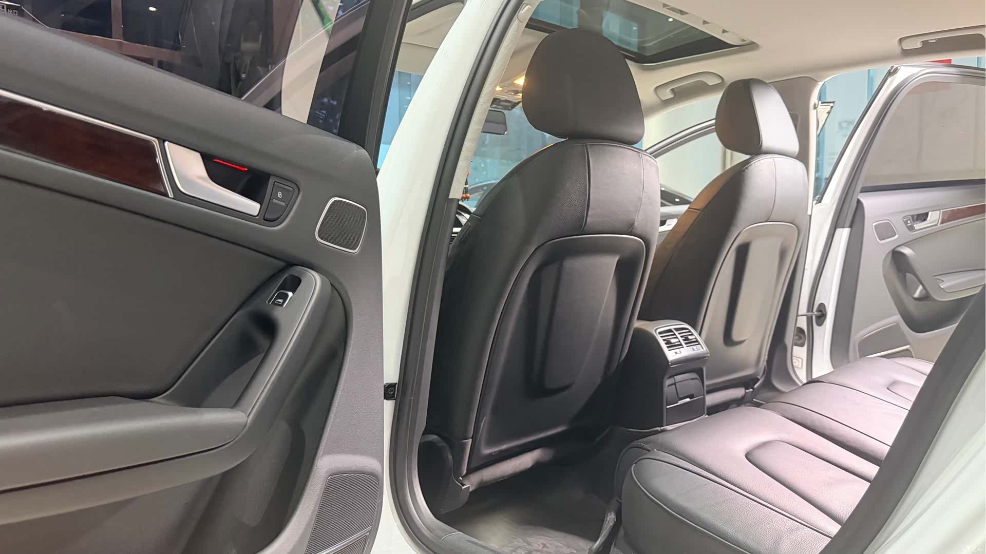 Audi A4L, 2016 13