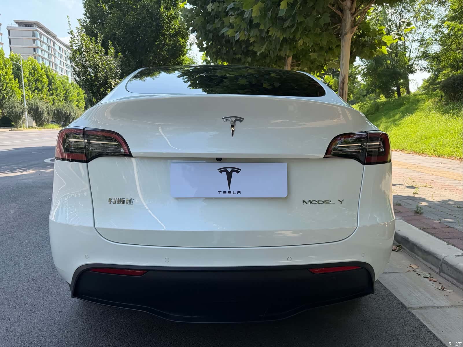 Tesla Model Y, 2023 23