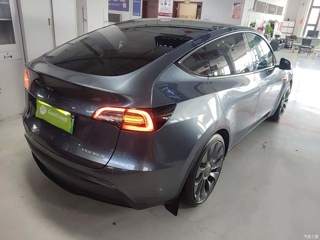Tesla Model Y, 2022 7
