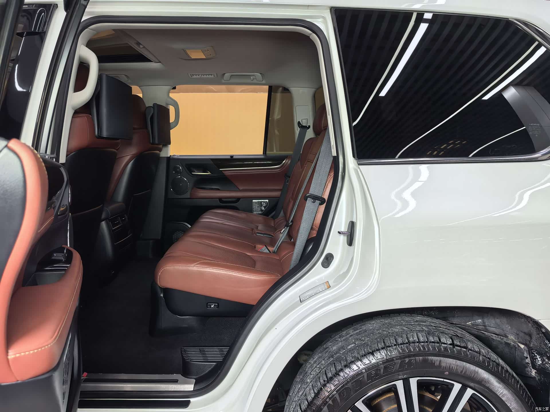 Lexus LX, 2020 10