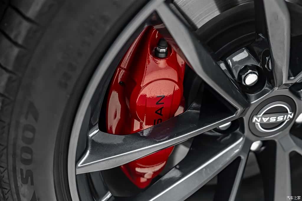 Nissan 400Z, 2023 43