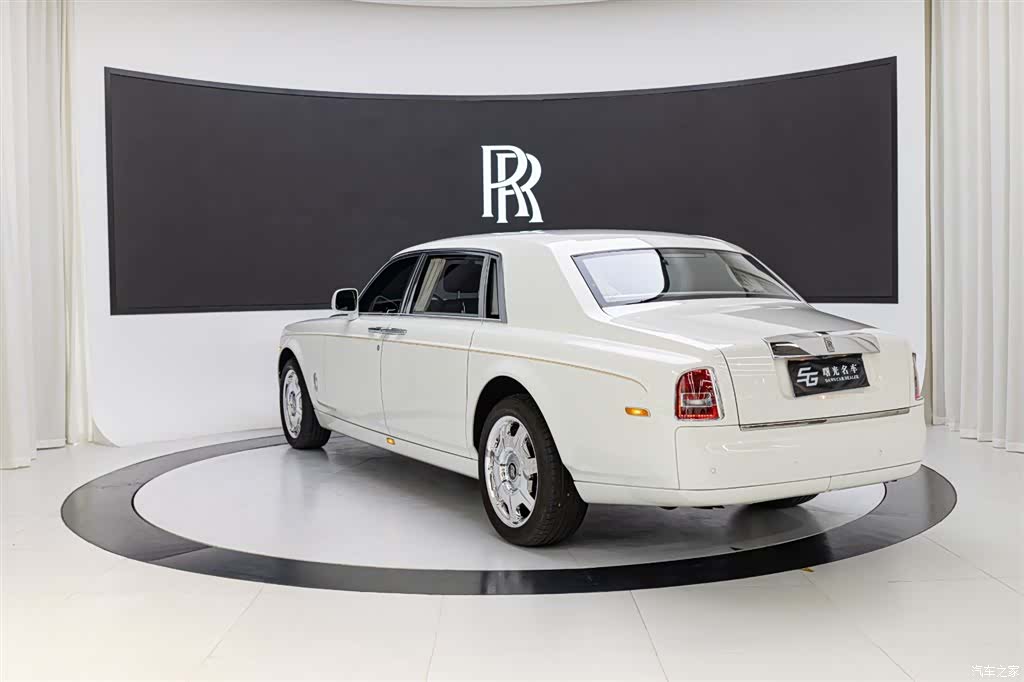 Rolls-Royce Phantom, 2016 6