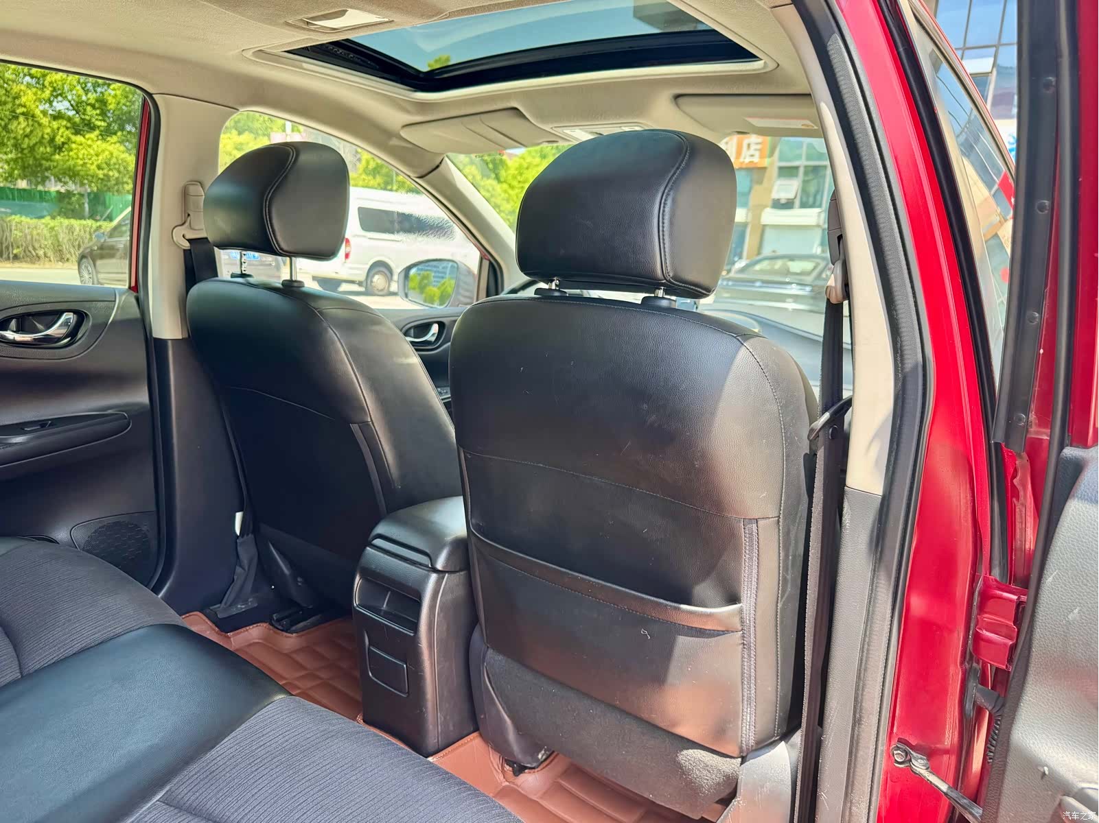 Nissan Tiida, 2012 14