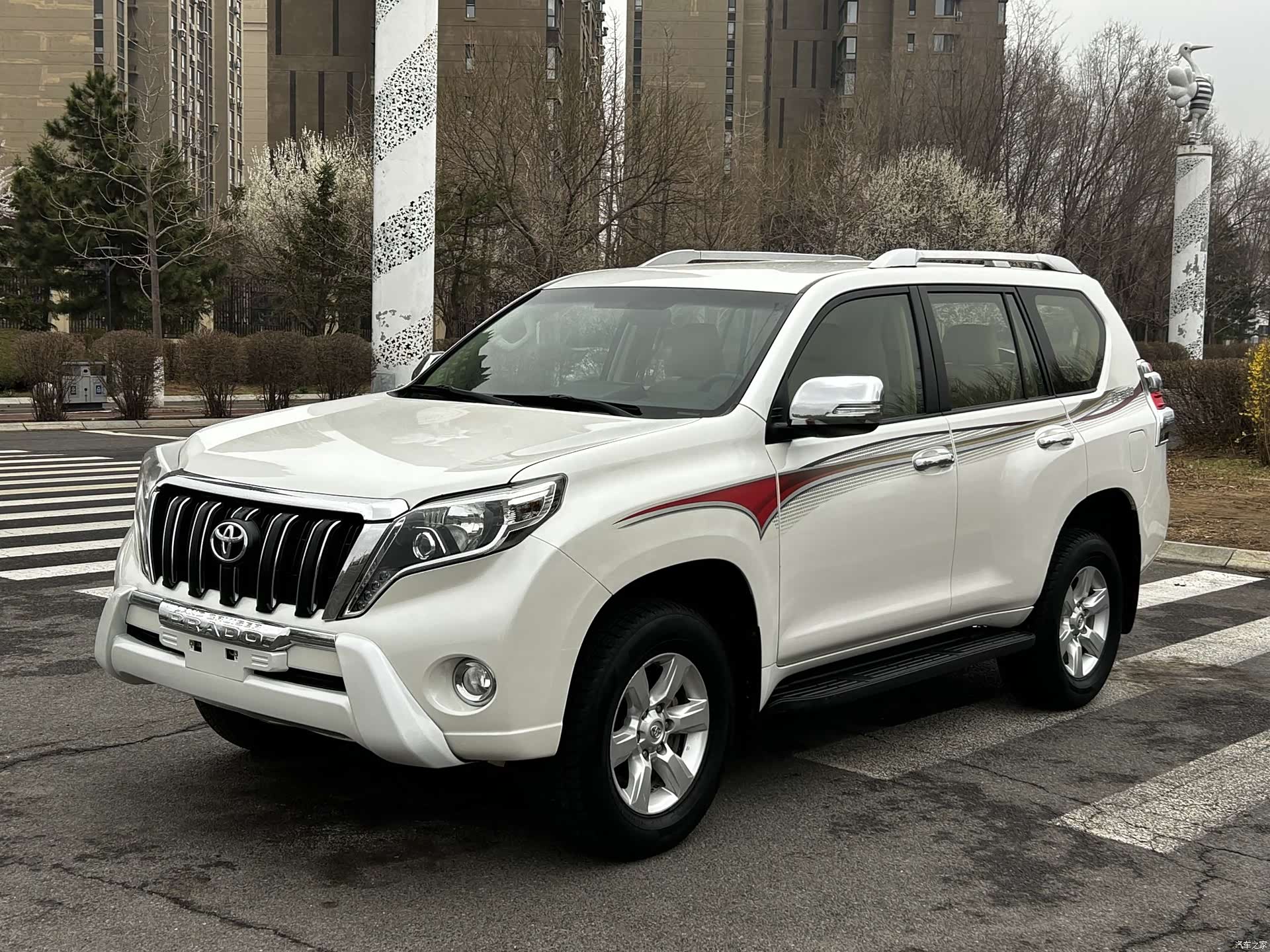 Toyota Prado, 2015 3