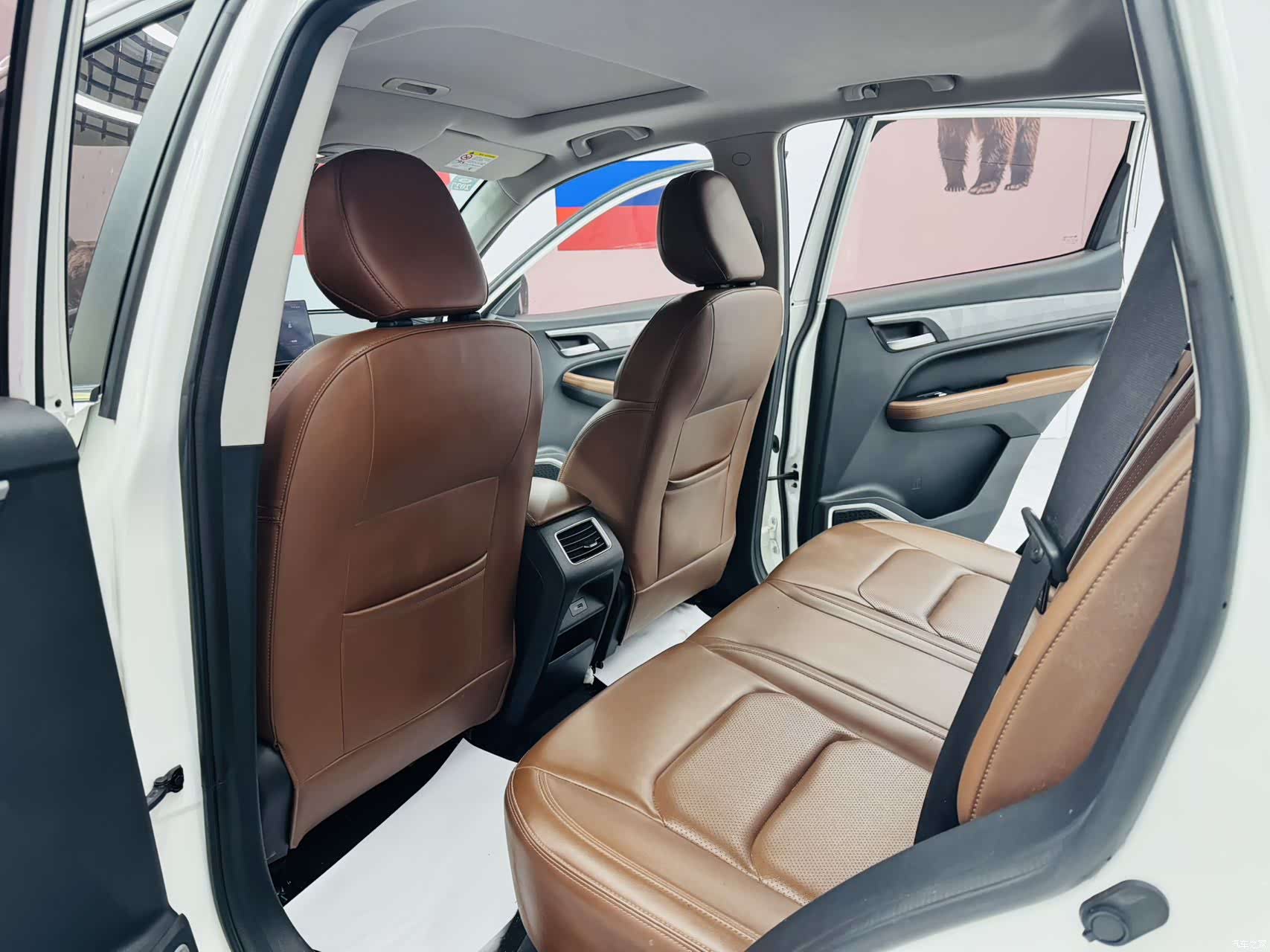 Geely X6, 2022 7