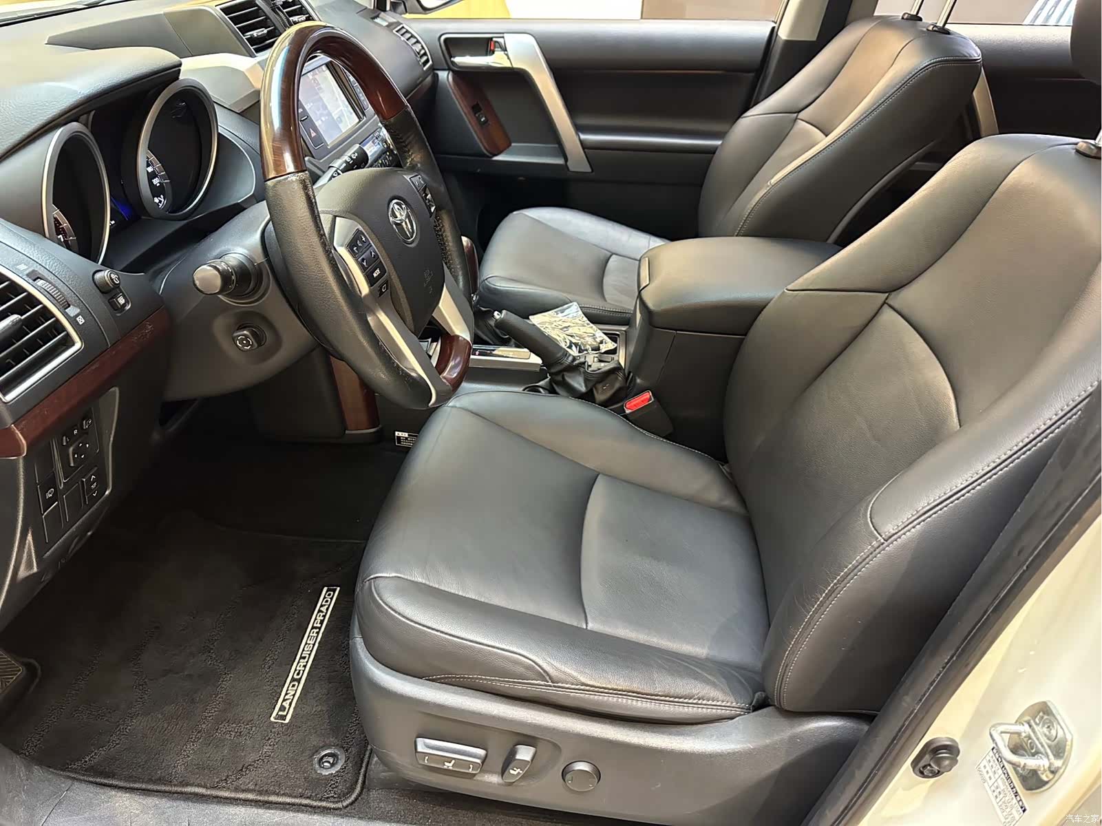 Toyota Prado, 2015 все фото